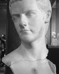 На фото Гай Юлий Цезарь Август Германик