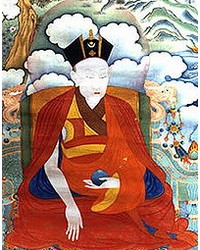 На фото Его Святейшество Ролпе Дордже,Четвертый Гьялва Кармапа