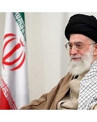 На фото Али Хосейни Хаменеи