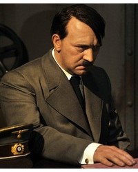 На фото Гитлер Адольф