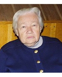 На фото Шапошникова, Людмила Васильевна